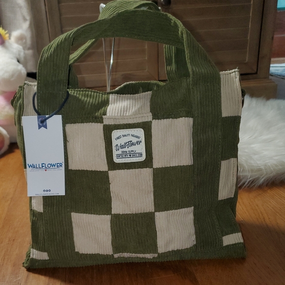 Wallflower Olive and Cream Checkered Tote - Picture 1 of 14
